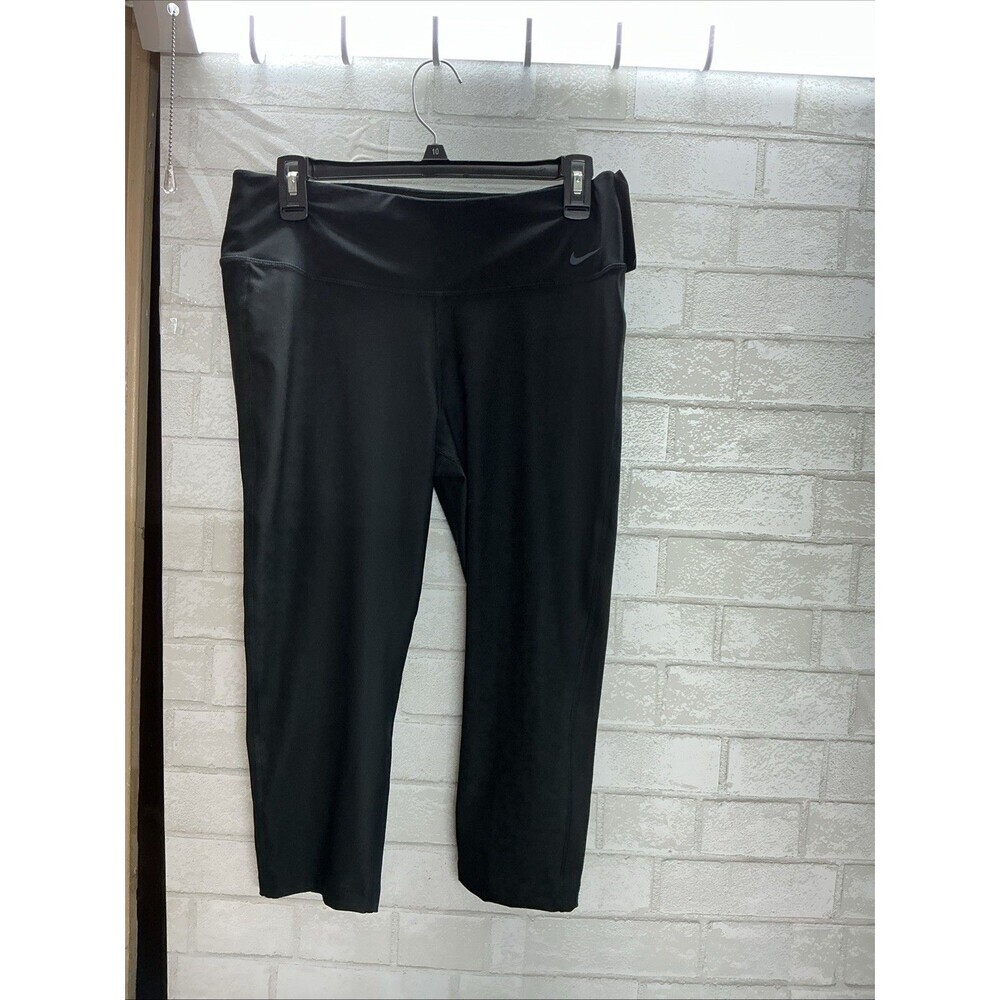 women s capri training leggings Size L In New Condition With Tags